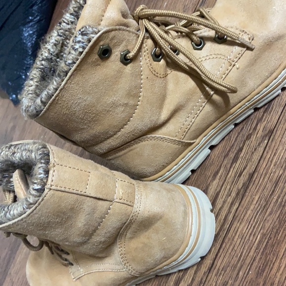 Tan boots size 7 - Picture 4 of 4